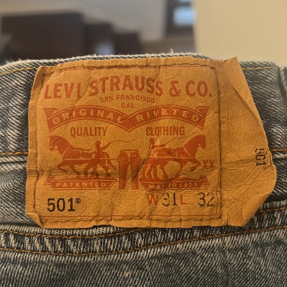Light Wash Levi’s 501s - Picture 3 of 3